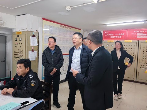 兴合集团董事长赵有国到男装大厦...