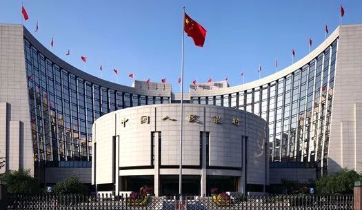 央行“组合拳”呵护 六月市场流...